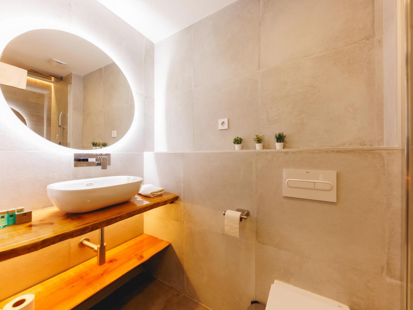 Turbau Entresol B - Holiday Apartment Rental Girona | Bravissimo in Girona