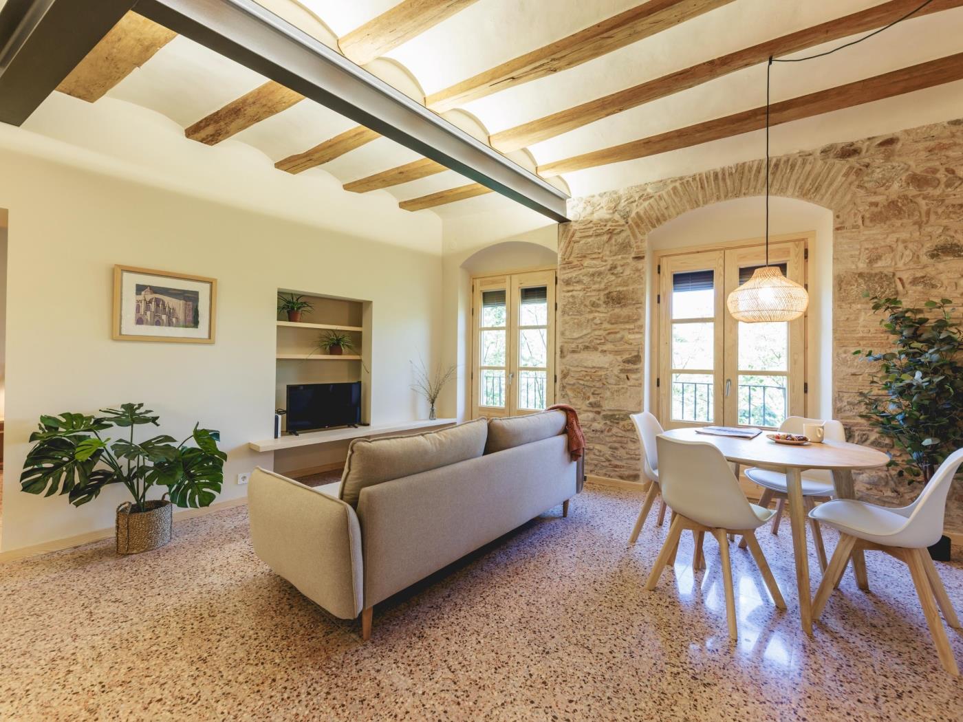 Sant Feliu - Holiday Apartment Rental in Girona | Bravissimo in Girona