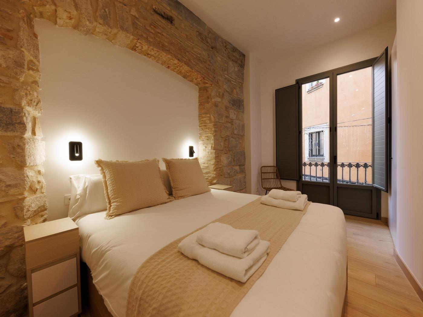 Pont Sant Agusti 1 - Monthly apartment Girona | Bravissimo in Girona