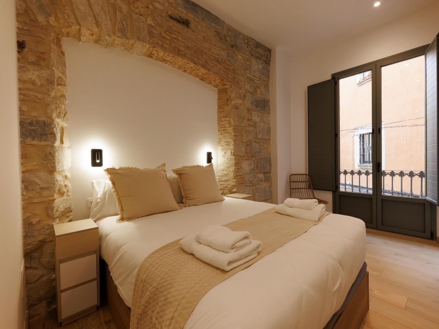 Pont Sant Agusti 1 - Monthly apartment Girona | Bravissimo in Girona