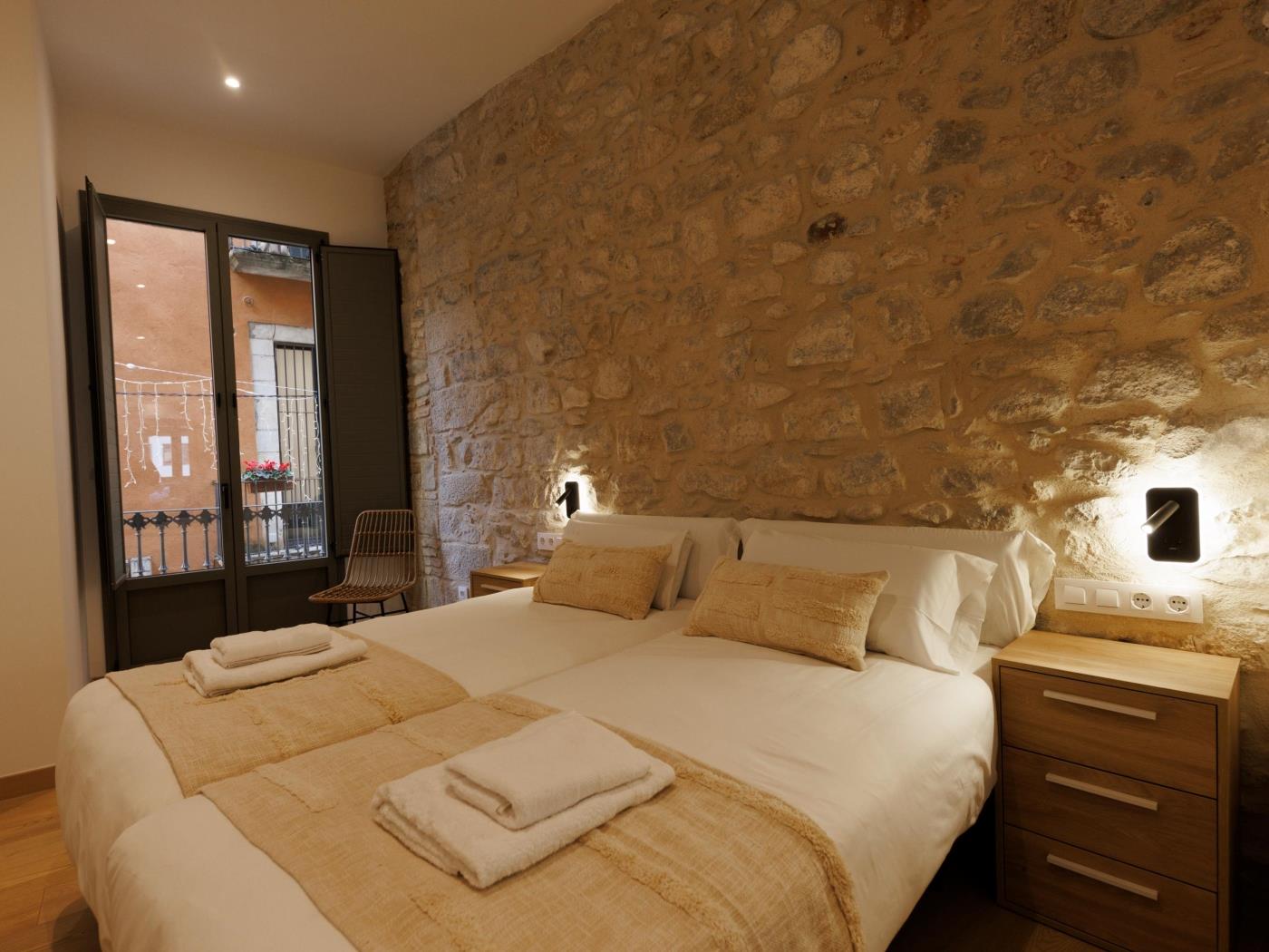 Pont Sant Agusti 1 - Monthly apartment Girona | Bravissimo in Girona