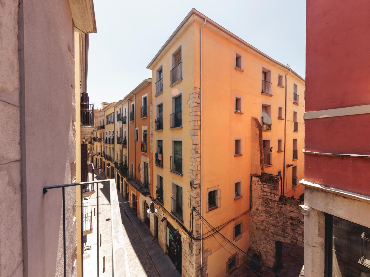 Portal Barca - Apartamento mensual en Girona | Bravissimo en Girona