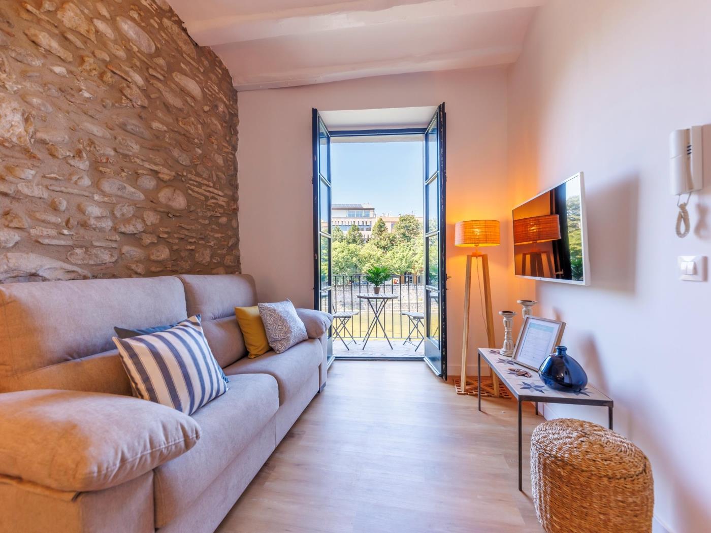 Calderers 7-1 - Monthly apartment in Girona | Bravissimo .en Girona