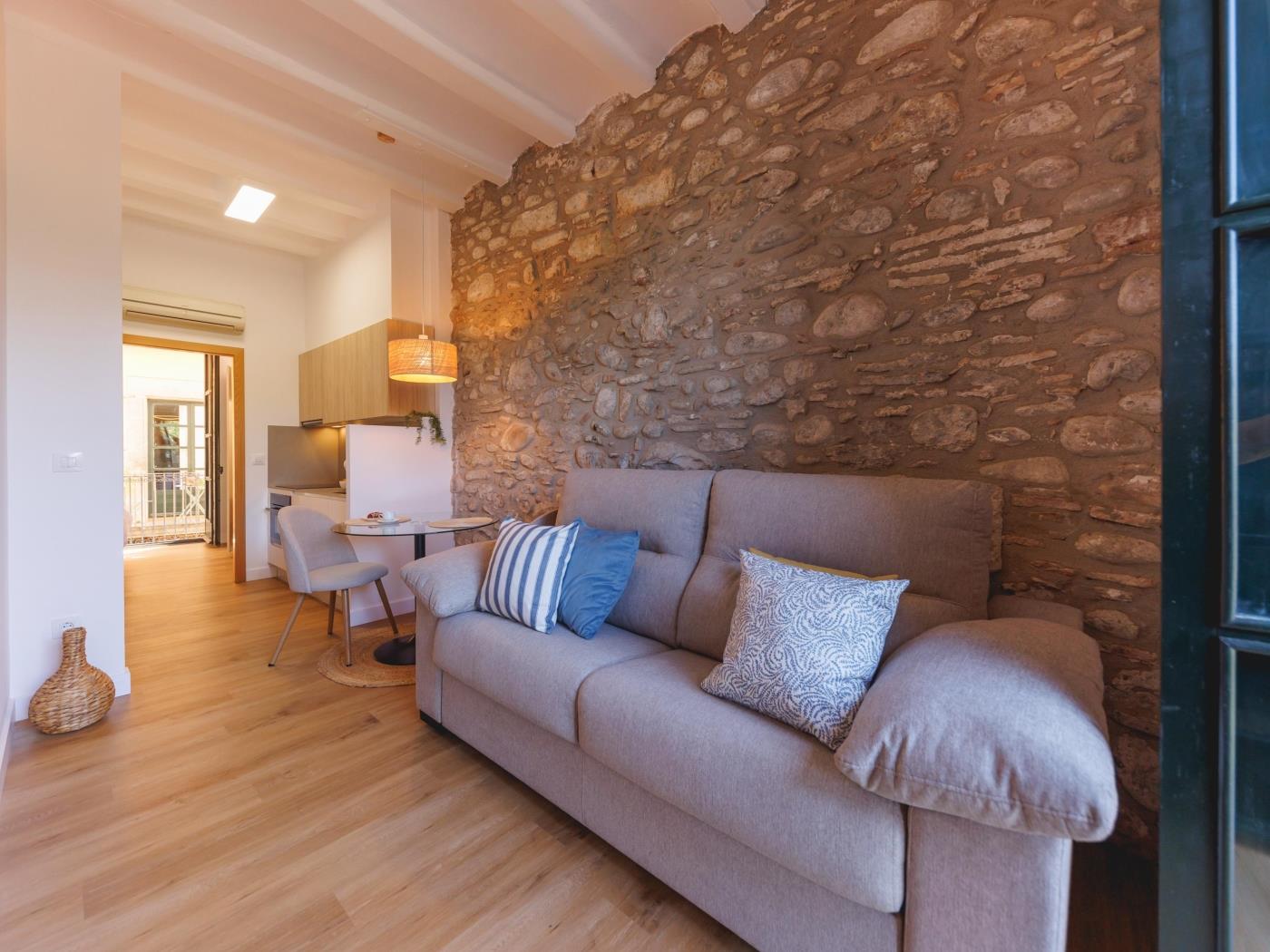 Calderers 7-1 - Monthly apartment in Girona | Bravissimo .en Girona