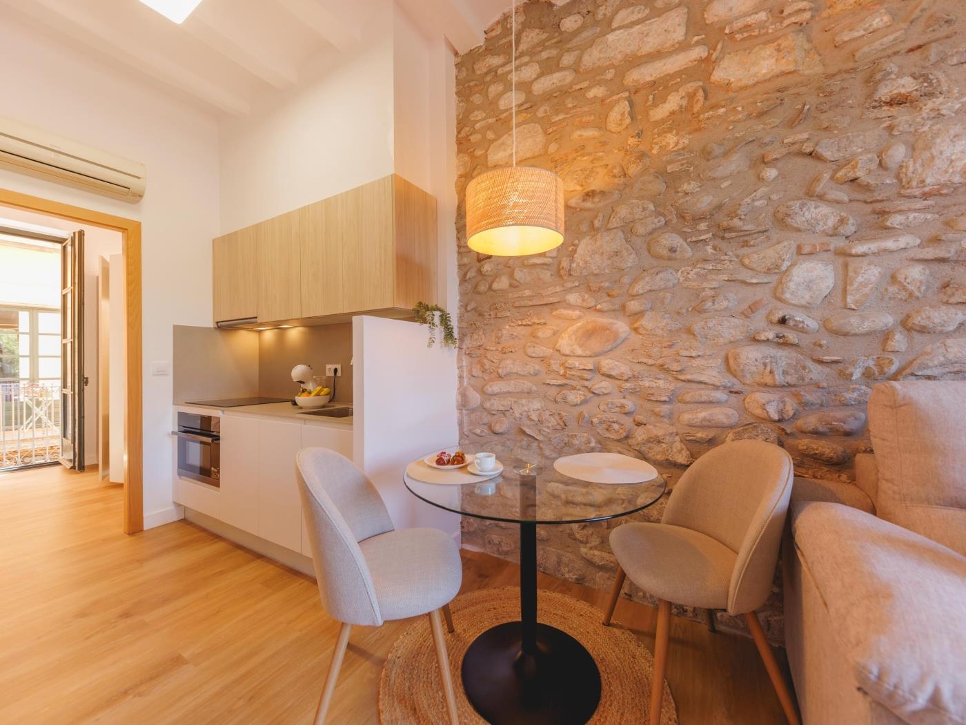 Calderers 7-1 - Monthly apartment in Girona | Bravissimo .en Girona