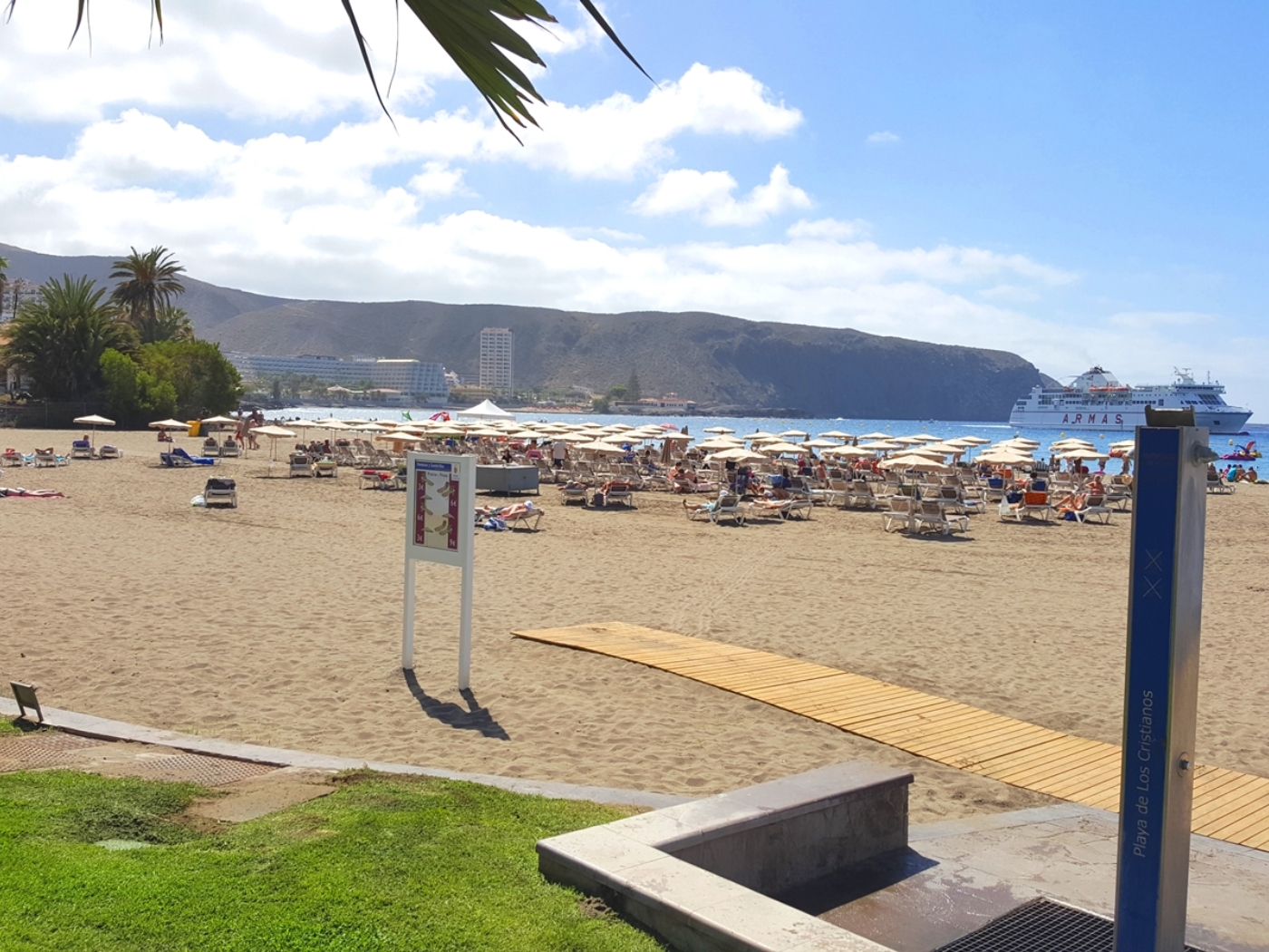 Live Los Cristianos Habana Avenue in Los Cristianos