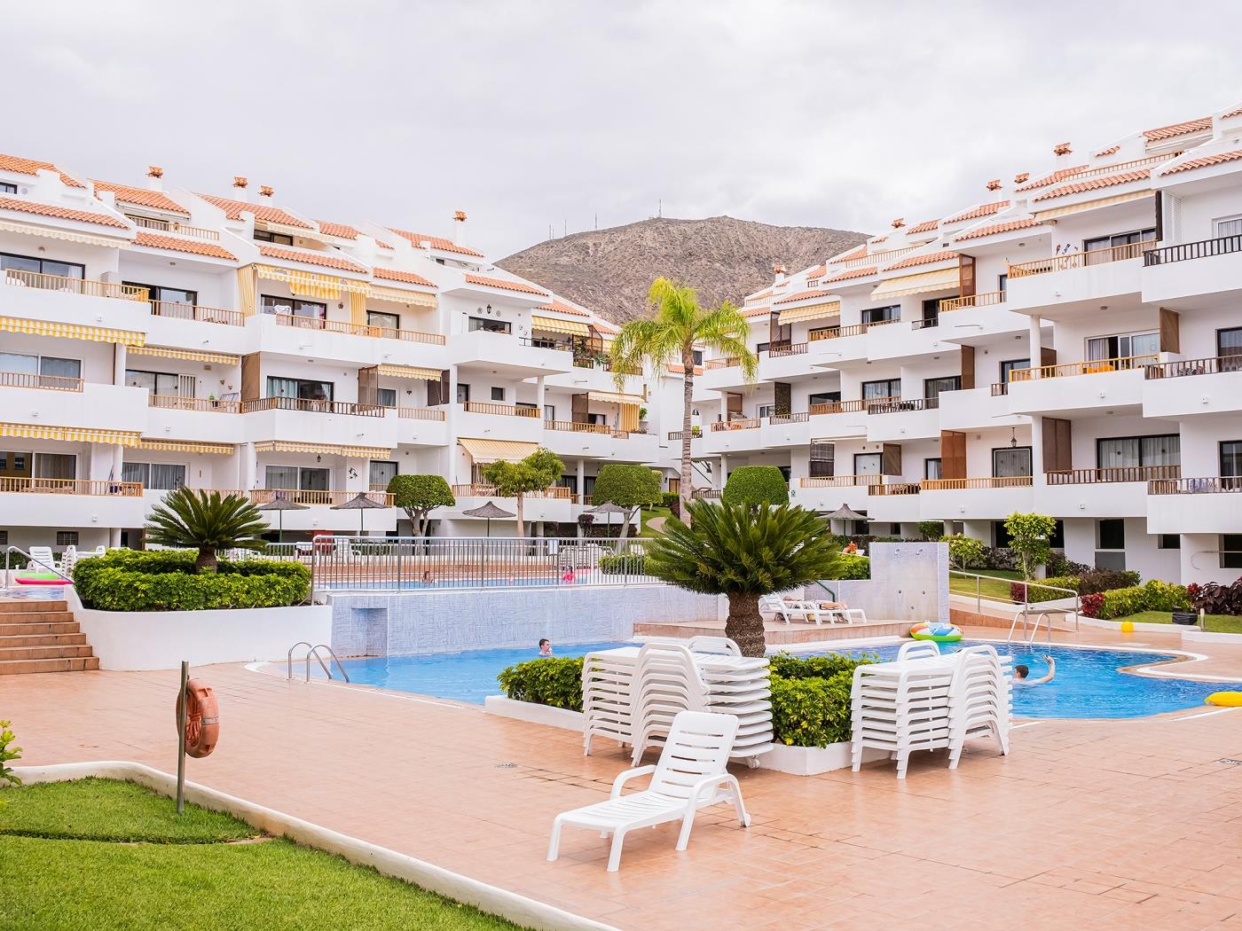 Live Los Cristianos Garden & Pool in Arona