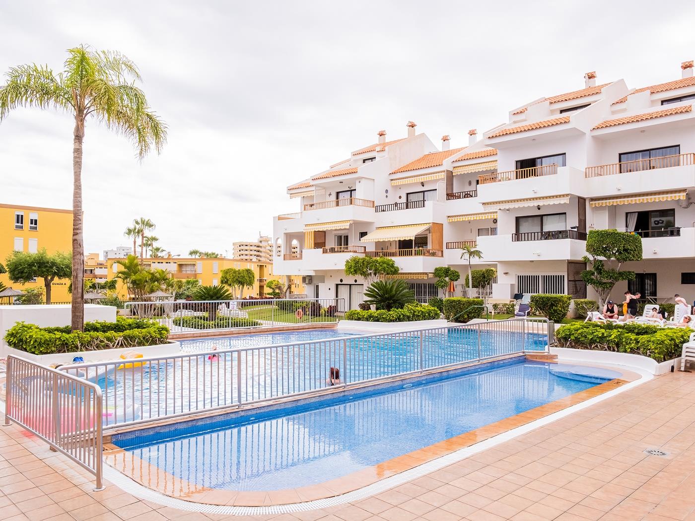 Live Los Cristianos Garden & Pool in Arona