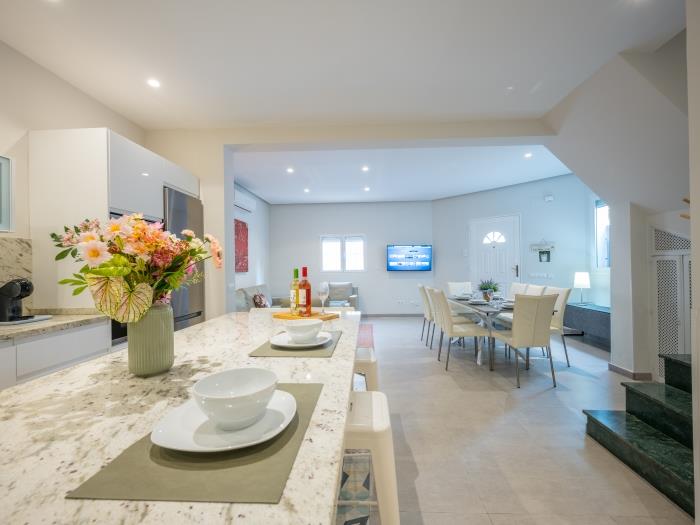 Flat screen TV, air conditioners and versatile spaces for the most comfortable holiday