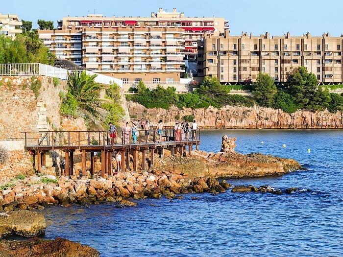 InmoBooking Ático Green Residencial con piscina y barbacoa in Salou