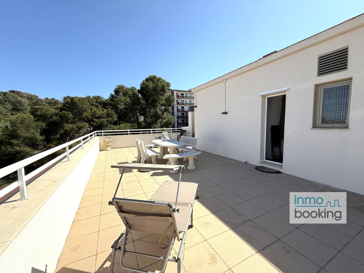 InmoBooking Ático Green Residencial con piscina y barbacoa in Salou