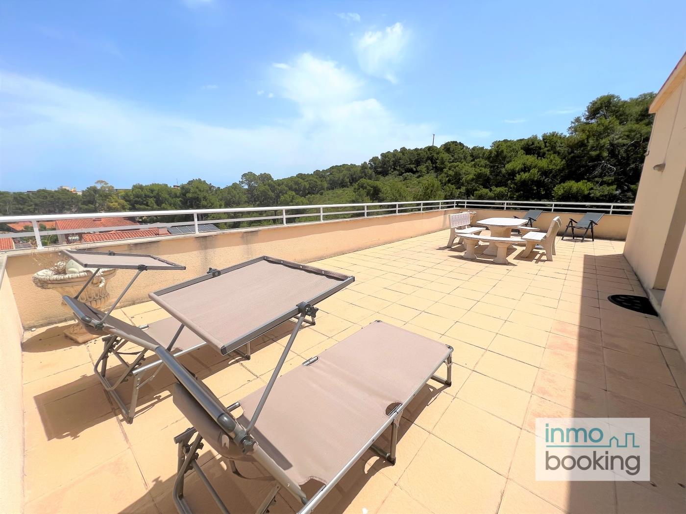 InmoBooking Ático Green Residencial con piscina y barbacoa à Salou