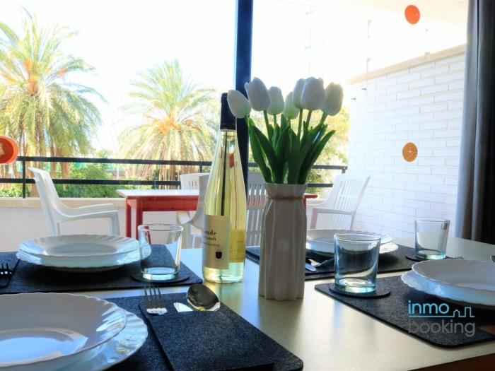 InmoBooking Cannes Apartments, great location and pool in salou