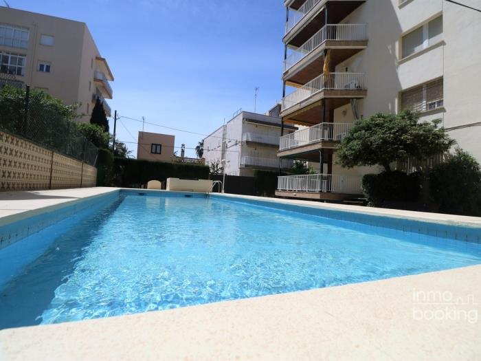 InmoBookin Leri-Mar, air-conditioned, swimming pool and two minutes from the sea in Salou
