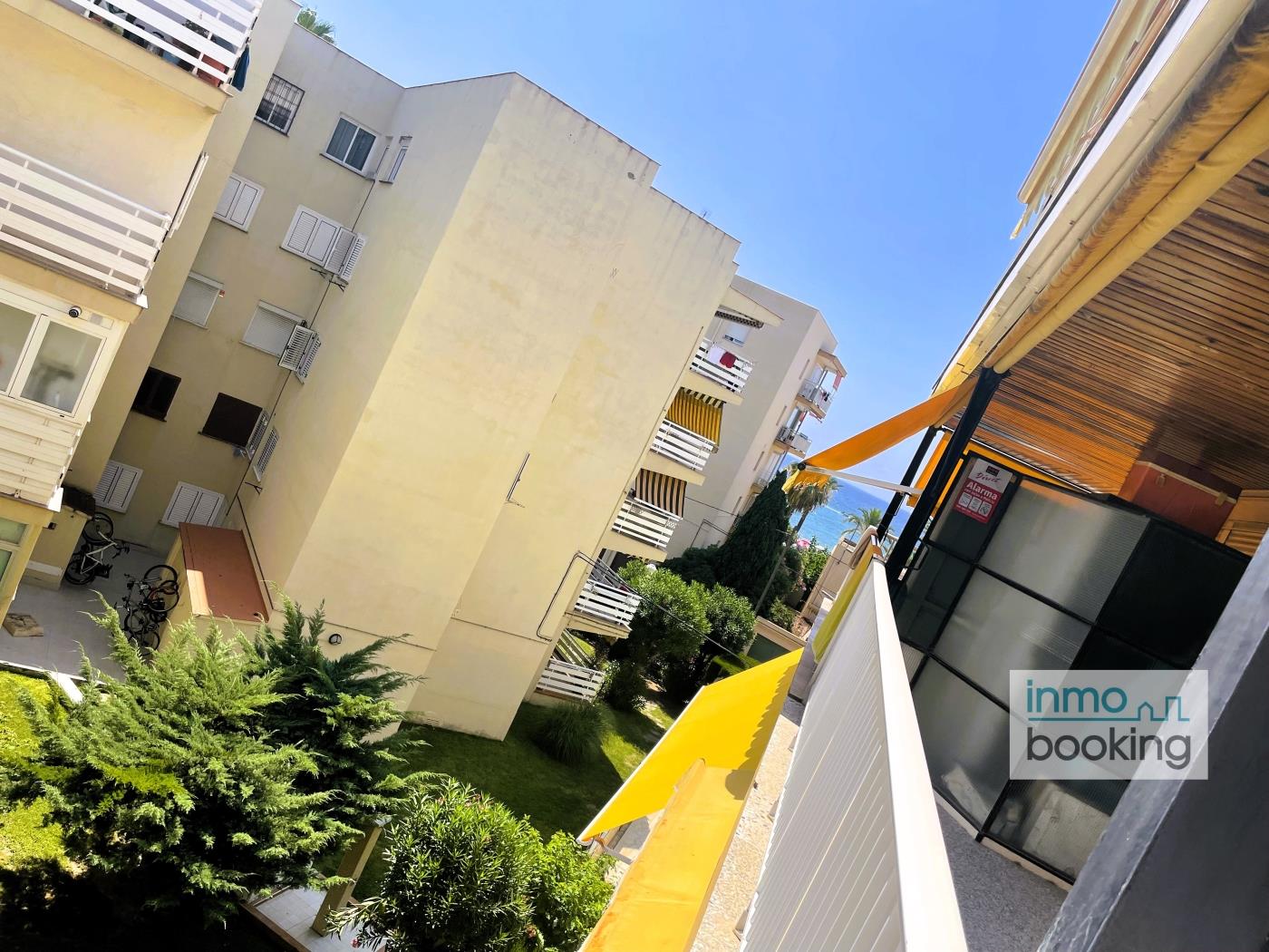 InmoBookin Leri-Mar, air-conditioned, swimming pool and two minutes from the sea in Salou