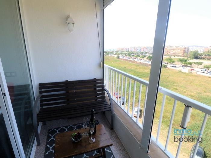 InmoBooking Loft Ancora, air-conditioned and 5 minutes walk from the beach. in La Pineda