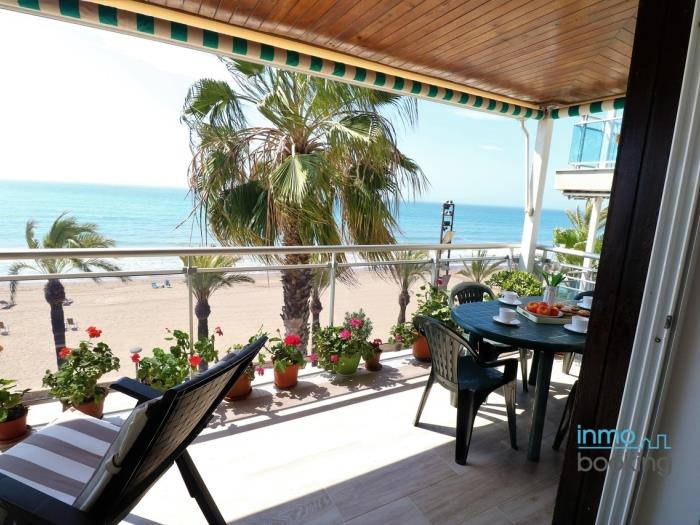 inmoBooking New Morsa Apartment, in front of the sea in Salou