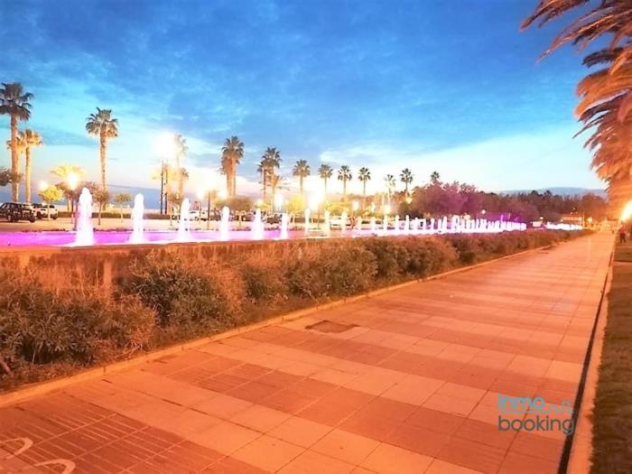 Hawaii, air-conditioned, parking and beach in Salou