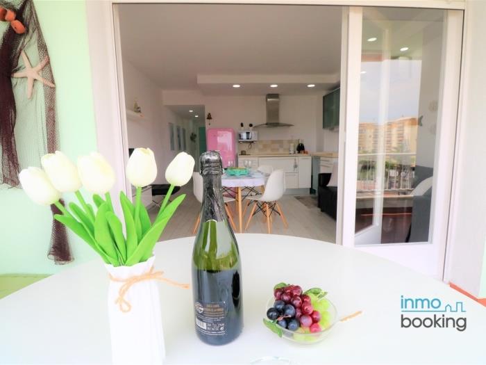 InmoBooking Mercurio, heated and close to the beach in Salou