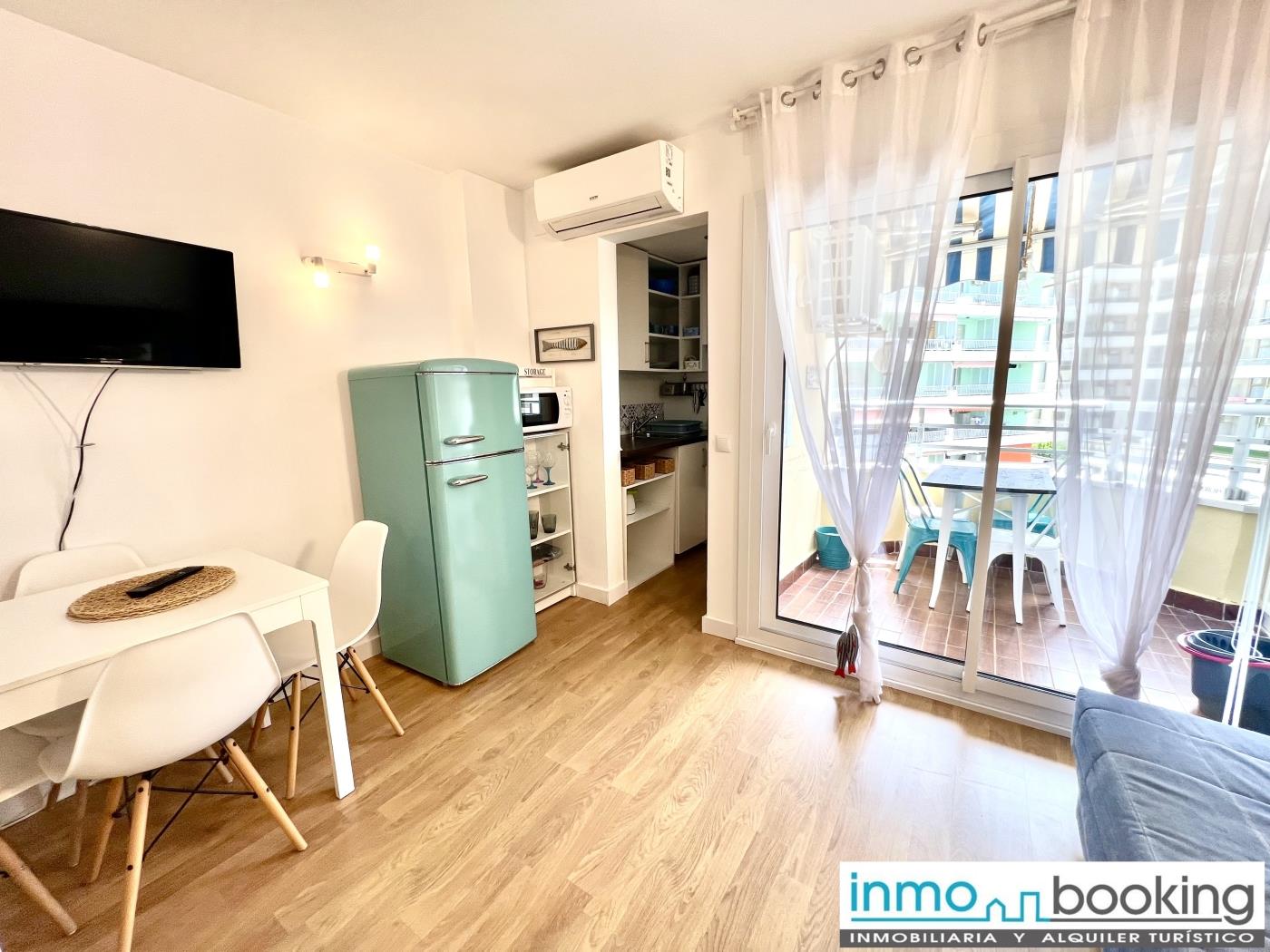 New Alboran Salou, climatitzat, piscina i wifi a Salou