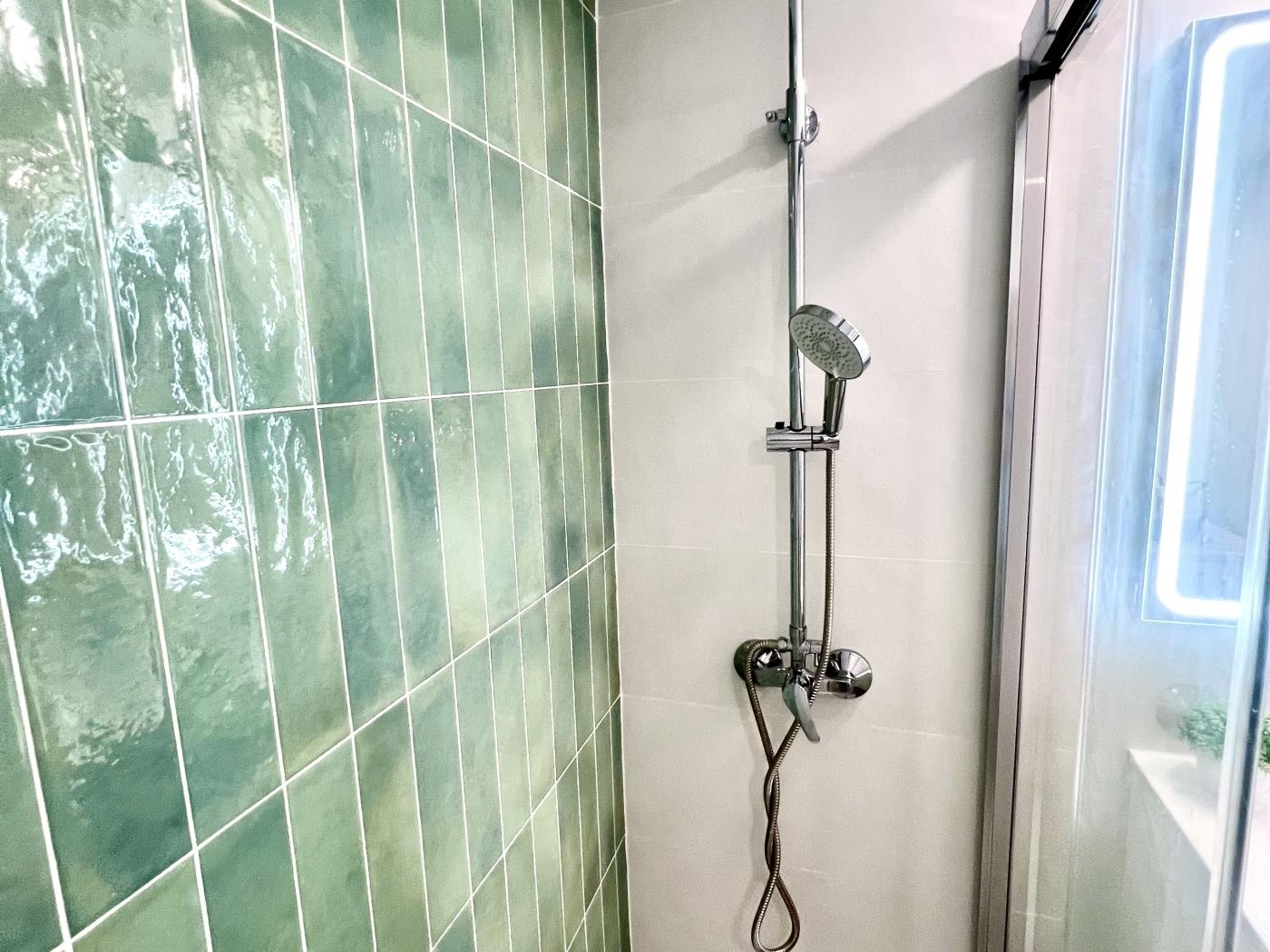 New Alboran Salou, climatitzat, piscina i wifi a Salou
