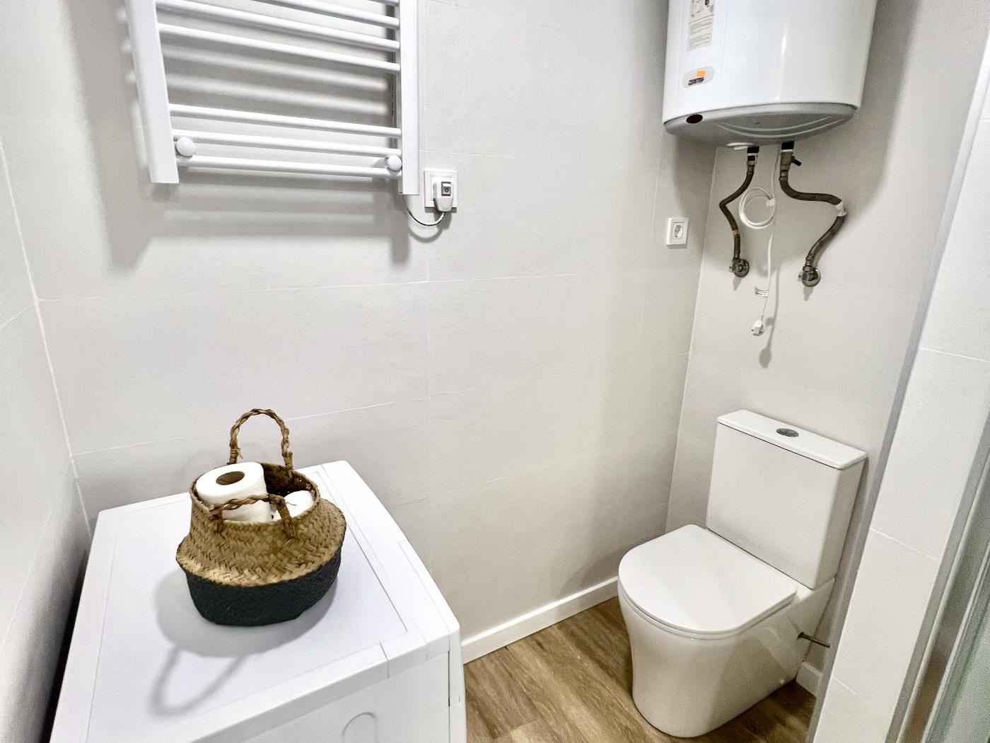 New Alboran Salou, climatitzat, piscina i wifi a Salou