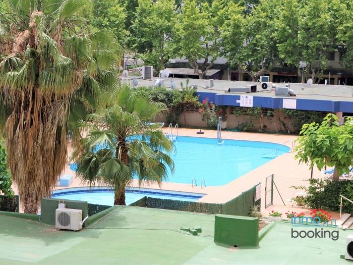 New Alboran Salou, climatitzat, piscina i wifi a Salou