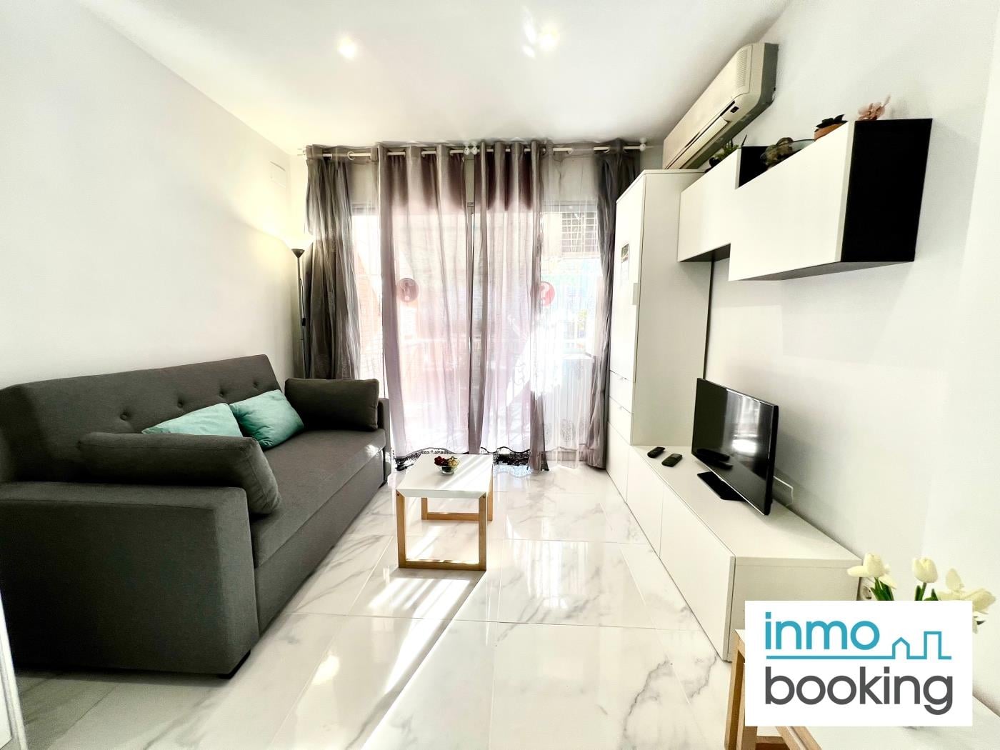 Atlas IV, climatisé, parking, piscine et plage. à salou