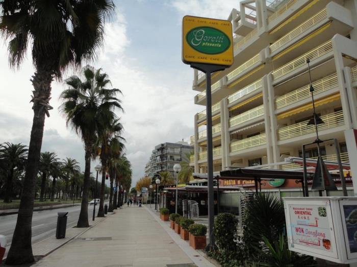 Novelty , on the seafront in Salou