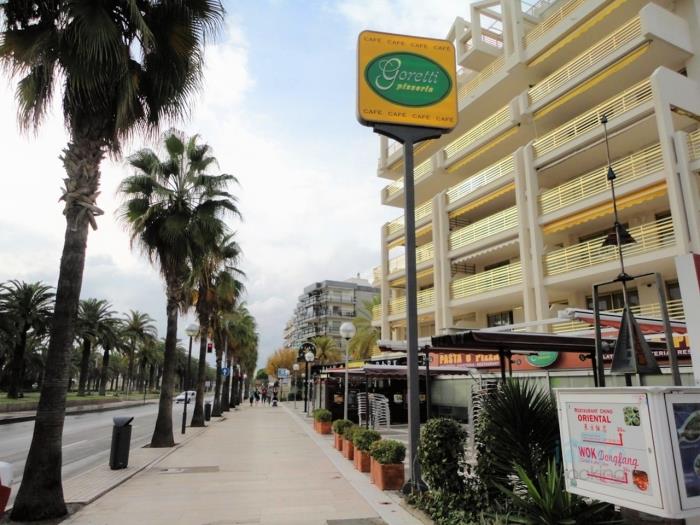 Novelty , on the seafront in Salou