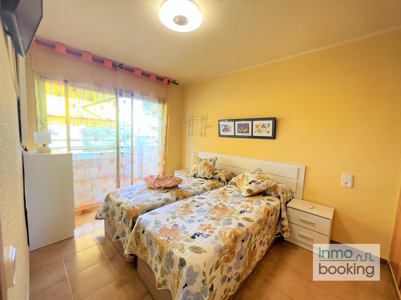 Cordoba Apartments, heated, pool and close to the beach. in salou