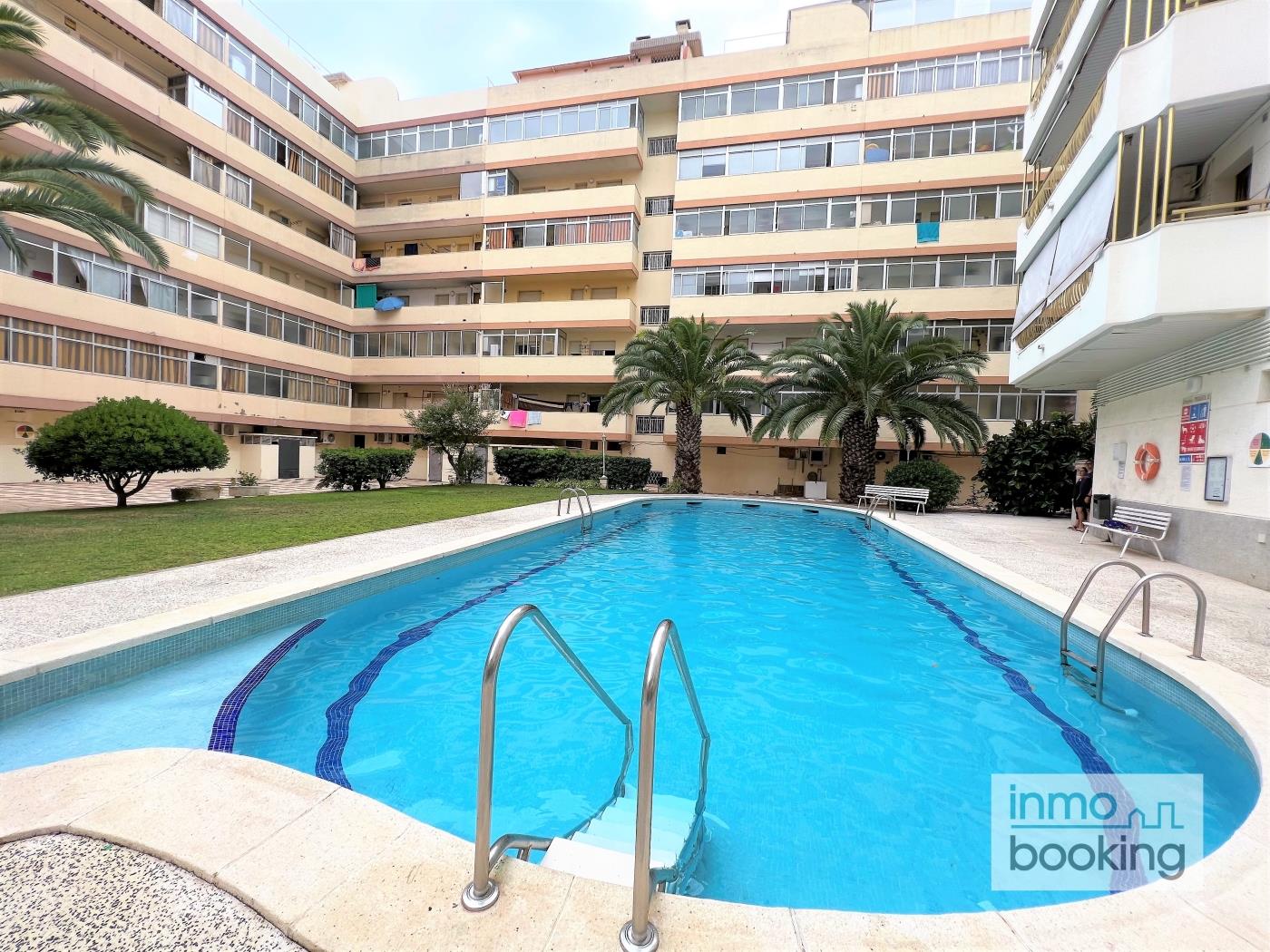 Indasol Apartments, climatitzat i amb piscina a Salou