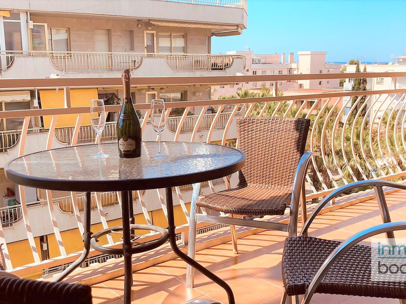 Indasol Apartments, air-conditioned and with swimming pool in Salou
