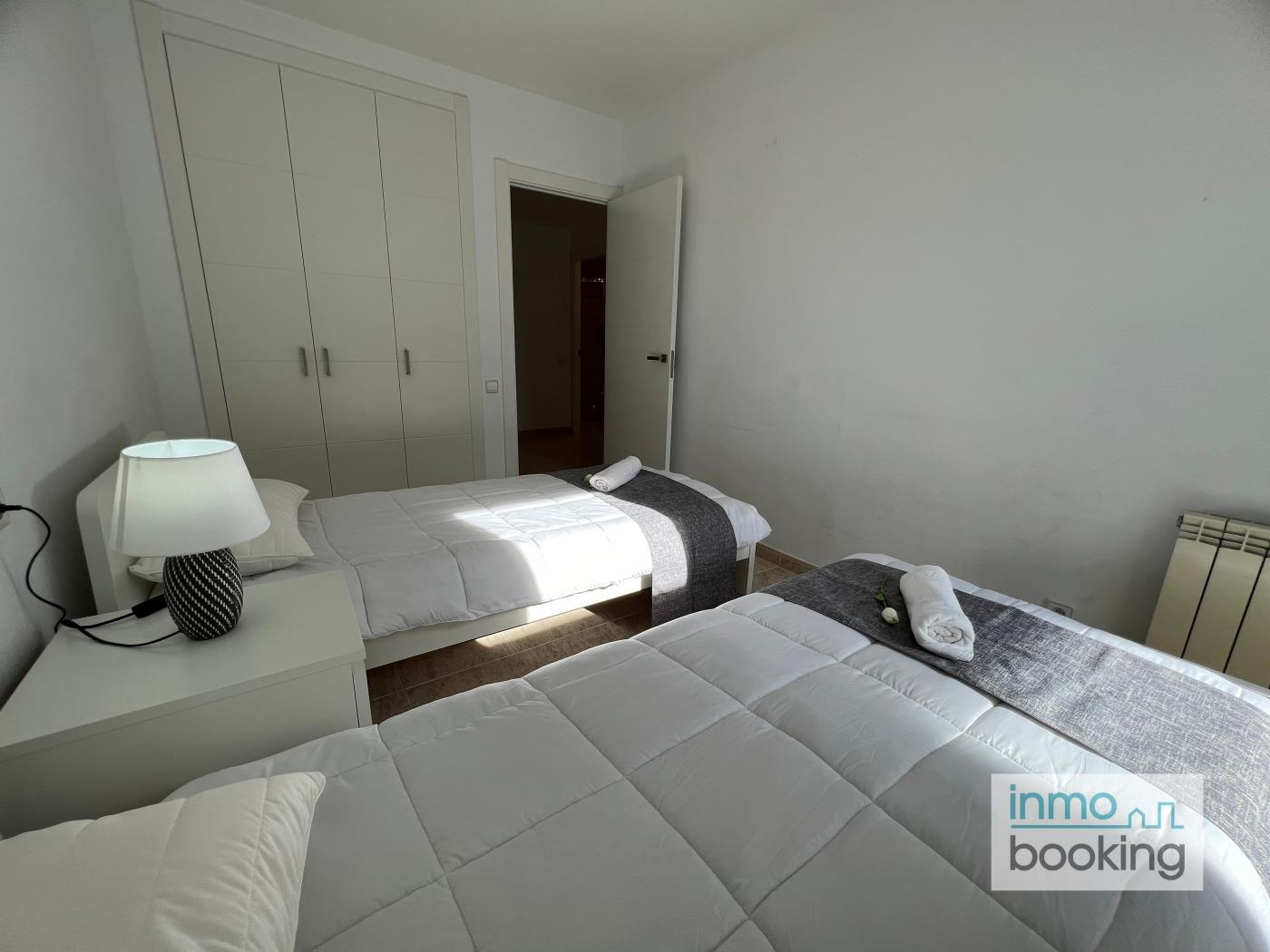 Inmobooking Villa Elvira, with swimming pool and free parking in salou