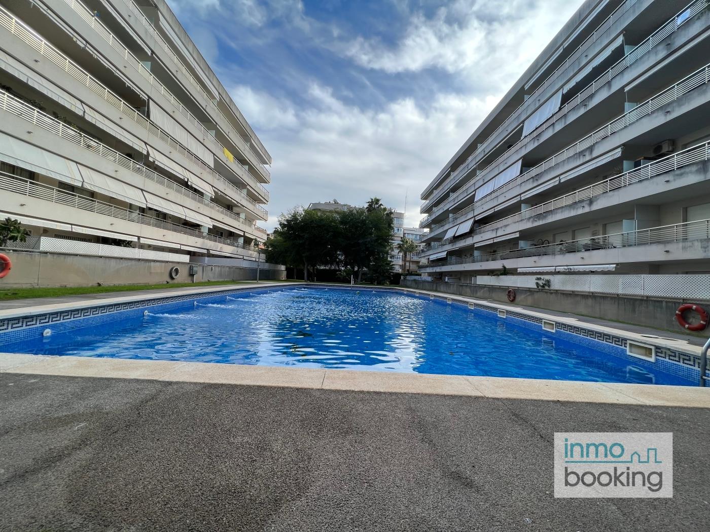 Inmobooking Villa Elvira , con piscina y aparcamiento gratis en salou