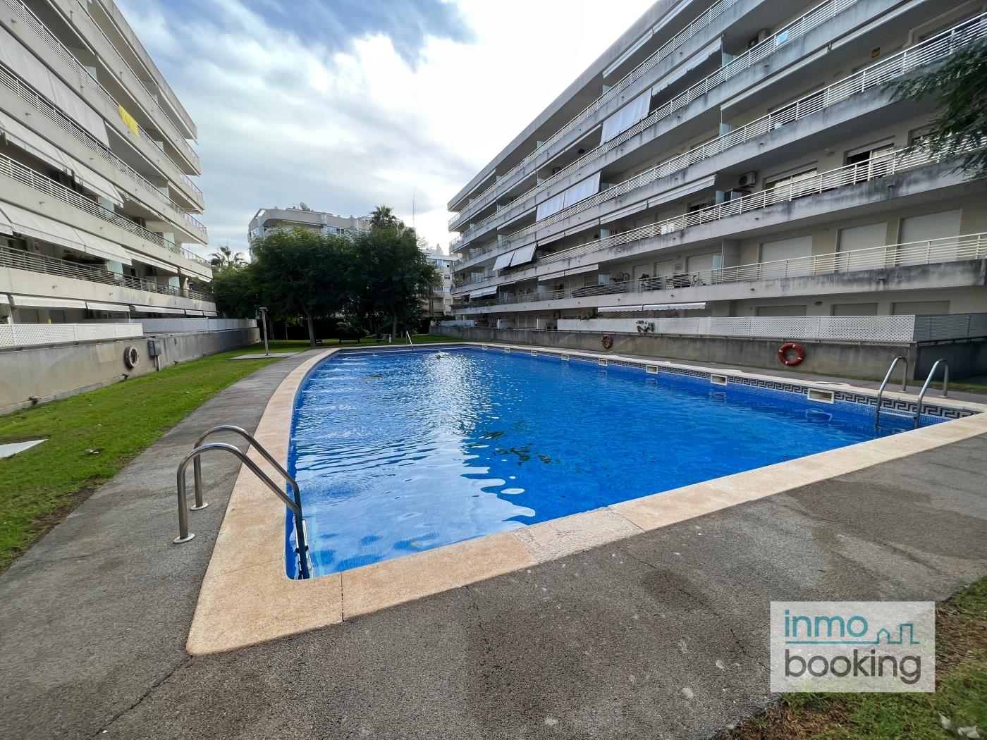 Inmobooking Villa Elvira , con piscina y aparcamiento gratis en salou