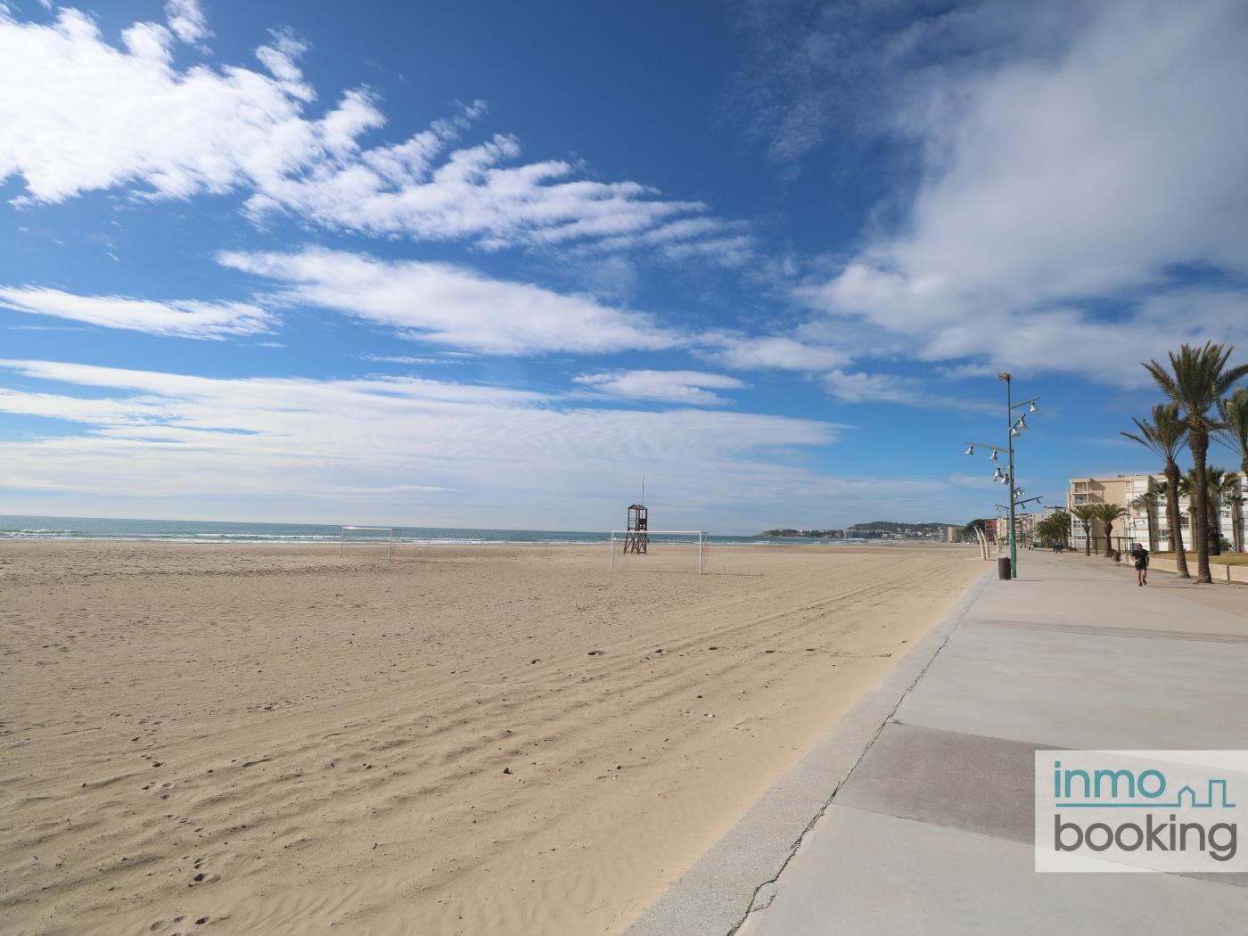 InmoBooking BEACH, climatizado y a 5 minutos a pie de la playa- en La Pineda