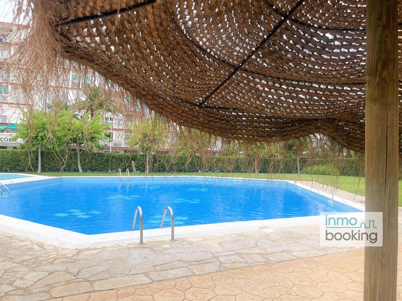 InmoBooking BEACH, air-conditioned and 5 minutes walk from the beach. in La Pineda