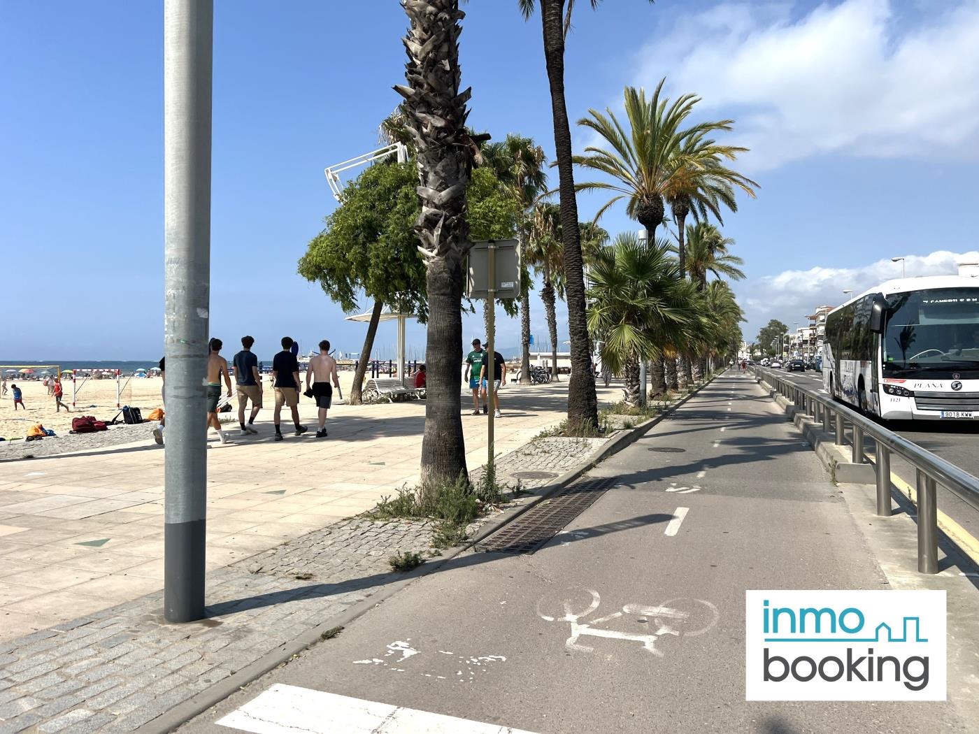 Anabella, climatitzat, pàrquing comunitari i a prop de la platja a Cambrils
