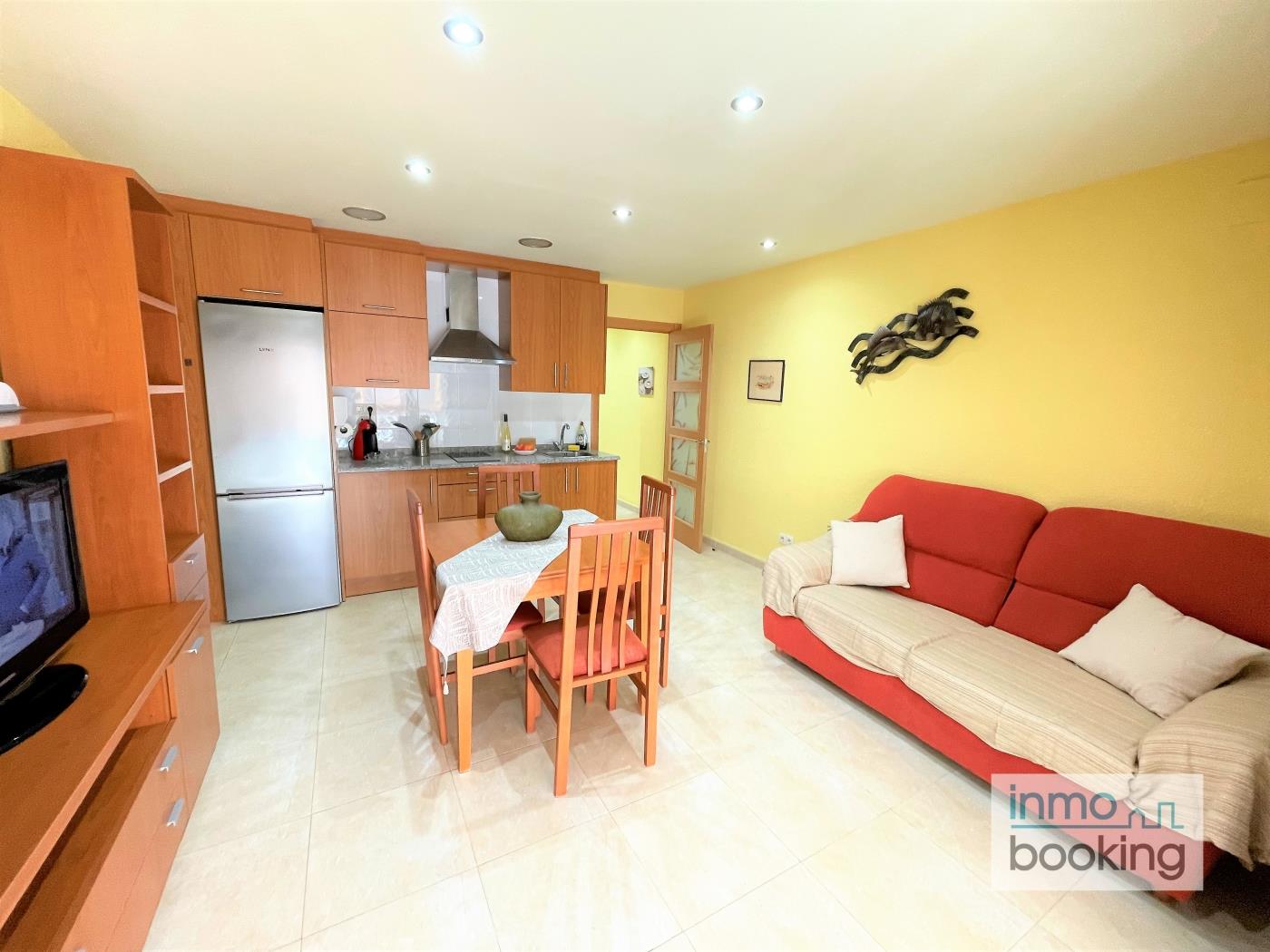 Anabella, air-conditioned, community parking and close to the beach in Cambrils