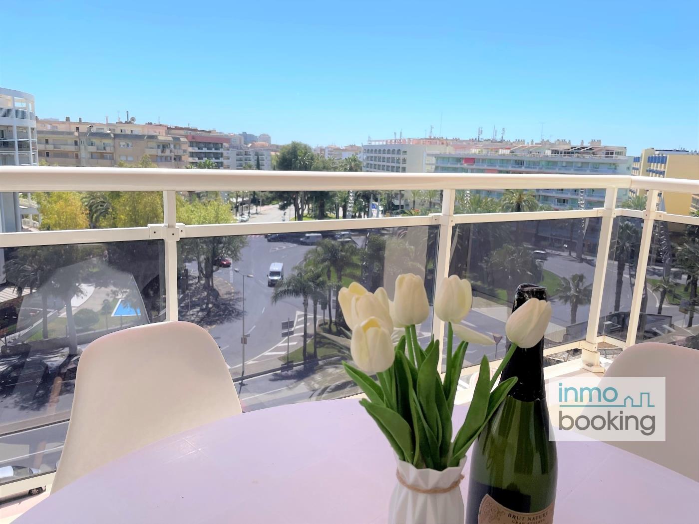 Rhin Apartments, air-conditioned, pool and close to the beach. in SALOU
