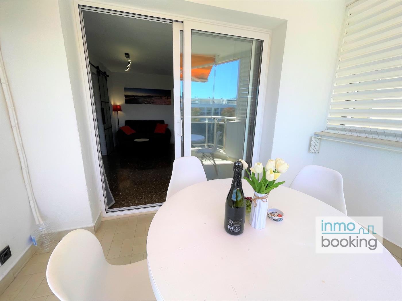 Rhin Apartments, air-conditioned, pool and close to the beach. in SALOU
