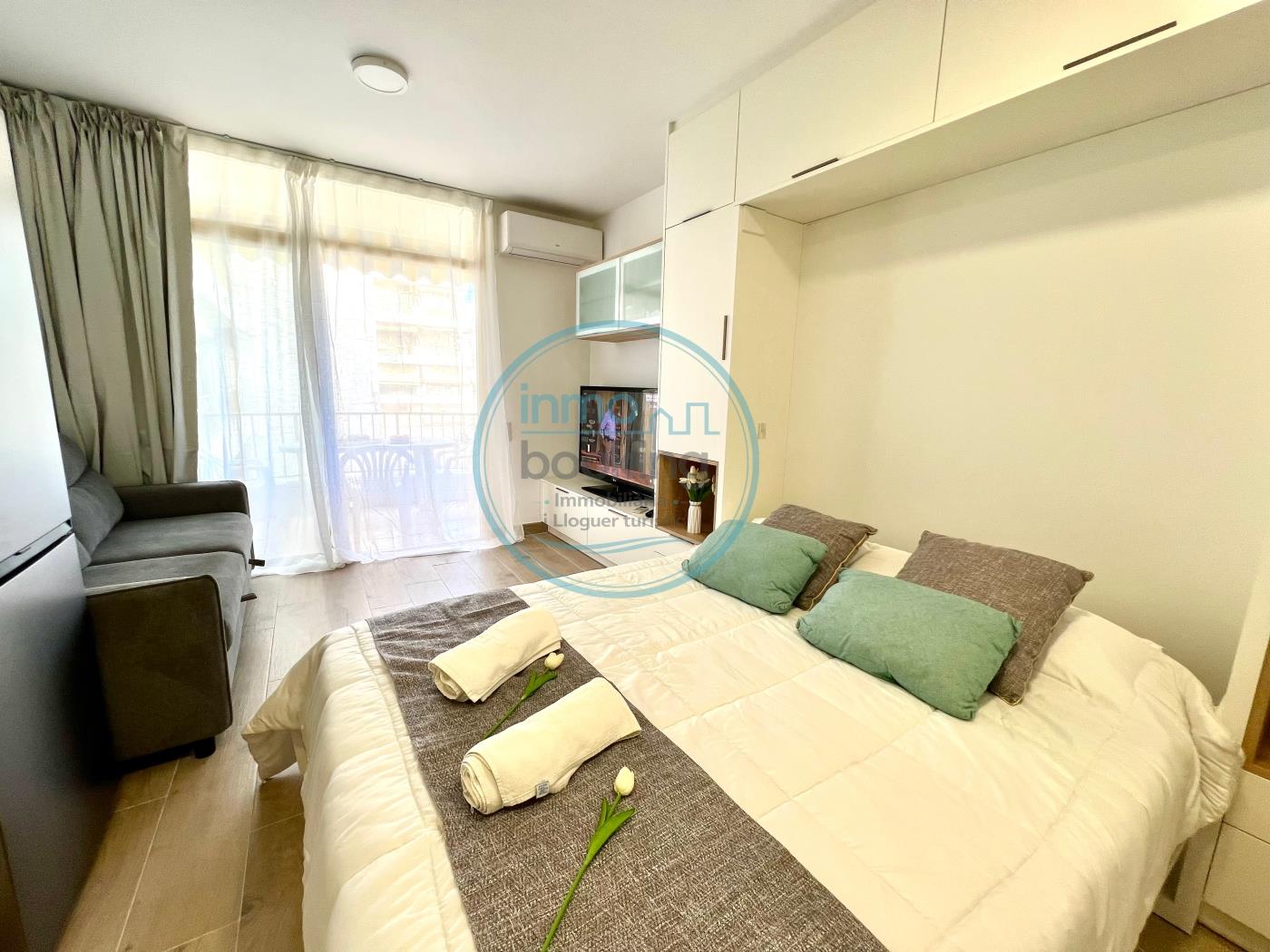 Loft internacional , climatizado con piscina y playa. en cambrils