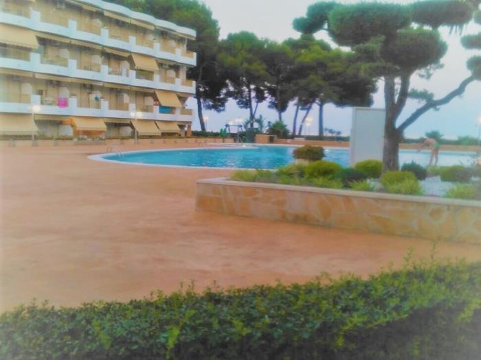 Loft internacional , climatizado con piscina y playa. en cambrils