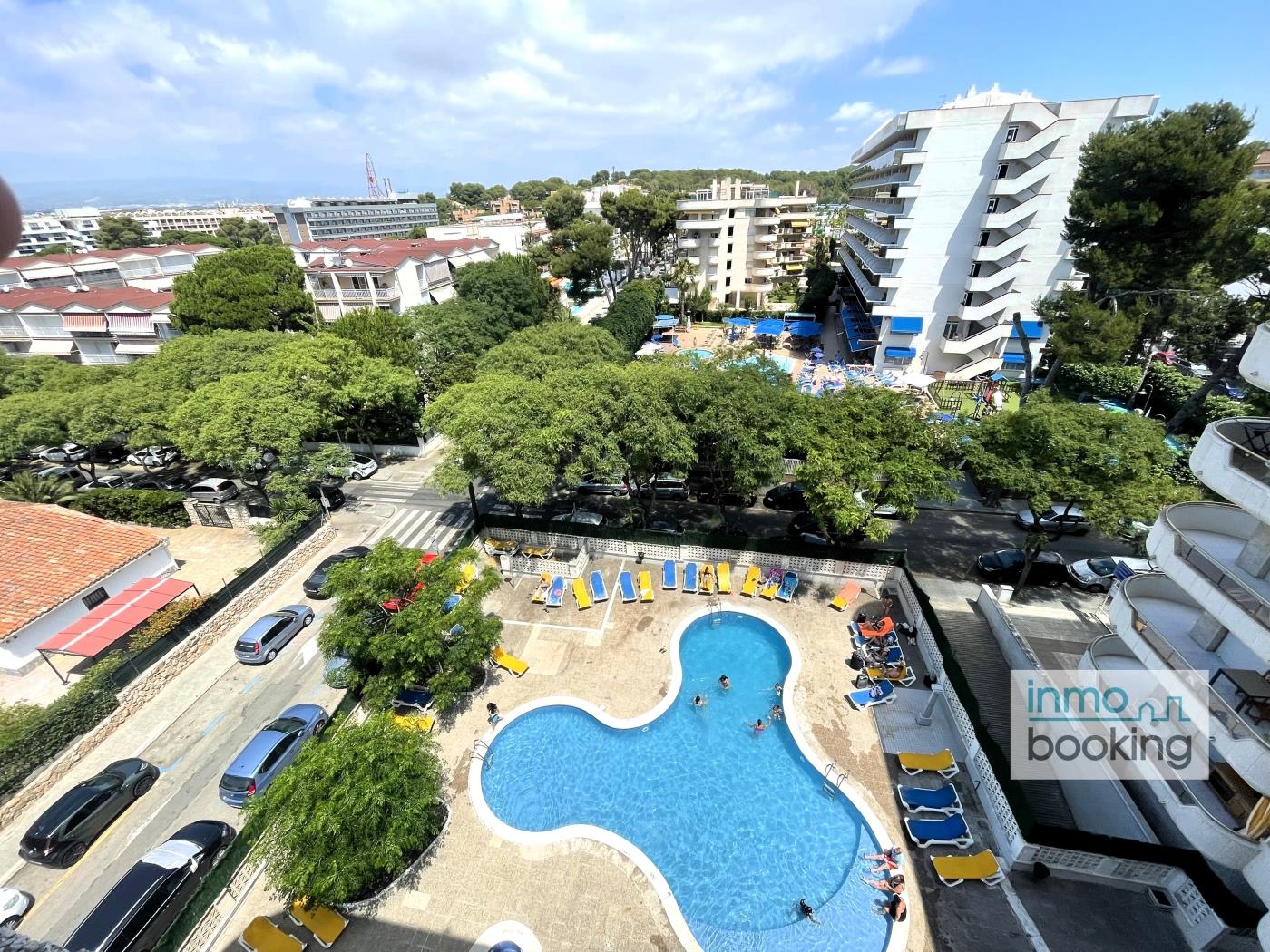 Arquus Family Salou beach, air-conditioned and with swimming pool in Salou