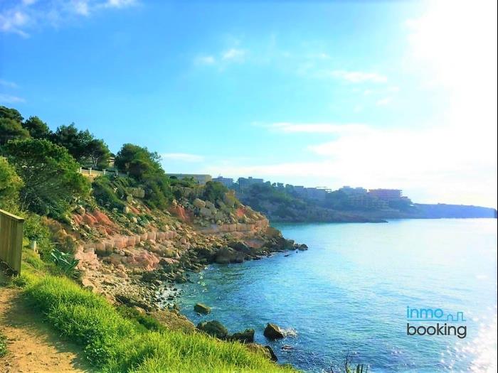Beach Arquus Salou, centrally located with a pool in Salou