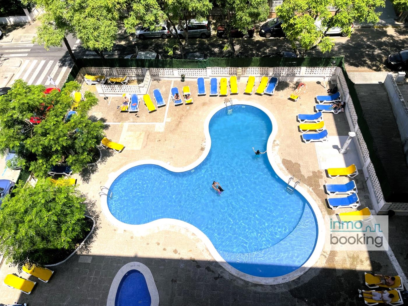 Beach Arquus Salou, centrally located with a pool in Salou