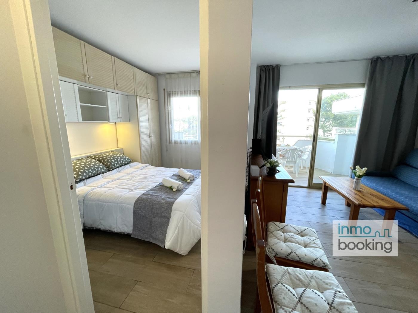 Beach Arquus Salou, centrally located with a pool in Salou