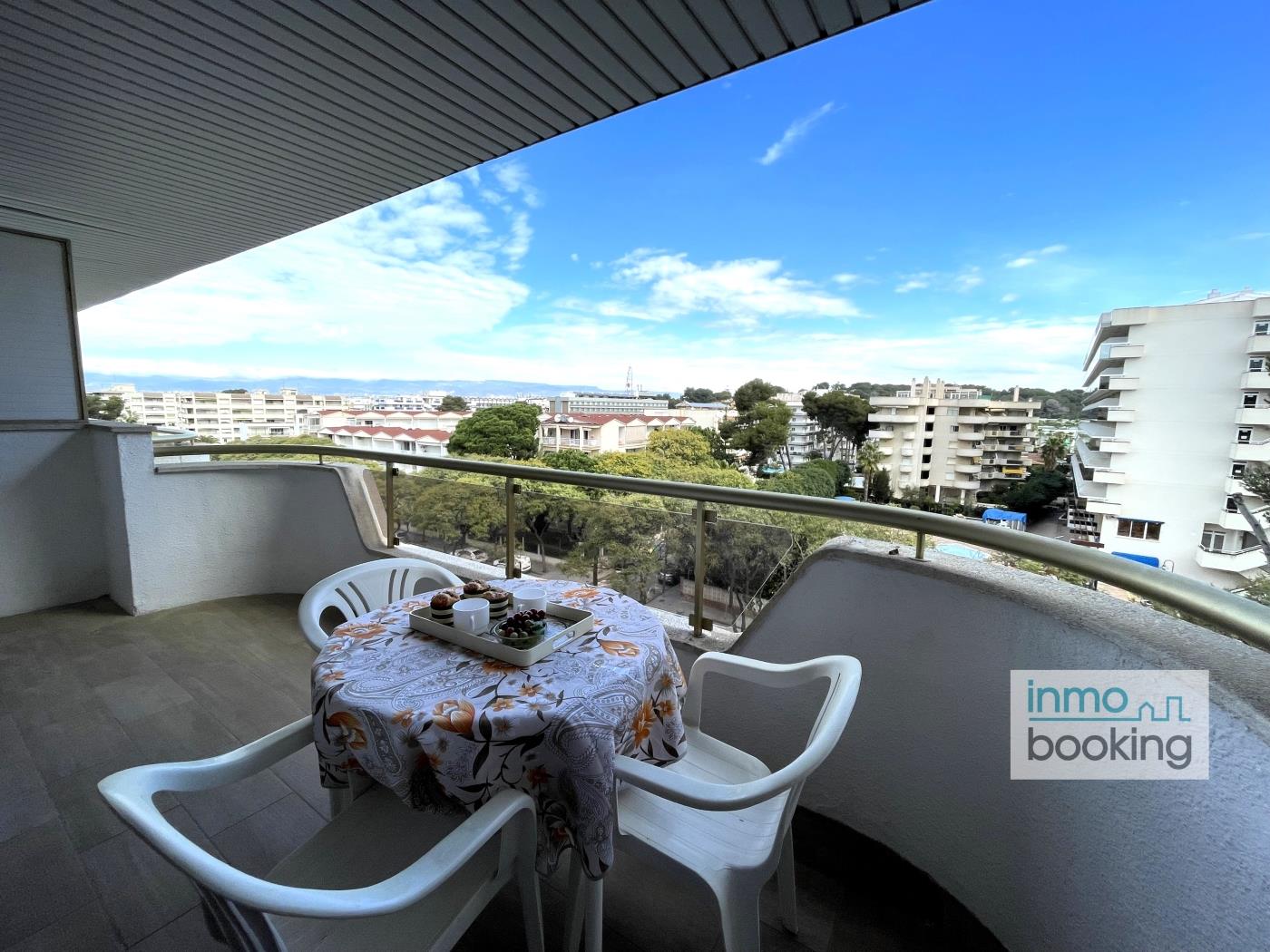 Beach Arquus Salou, centrally located with a pool in Salou