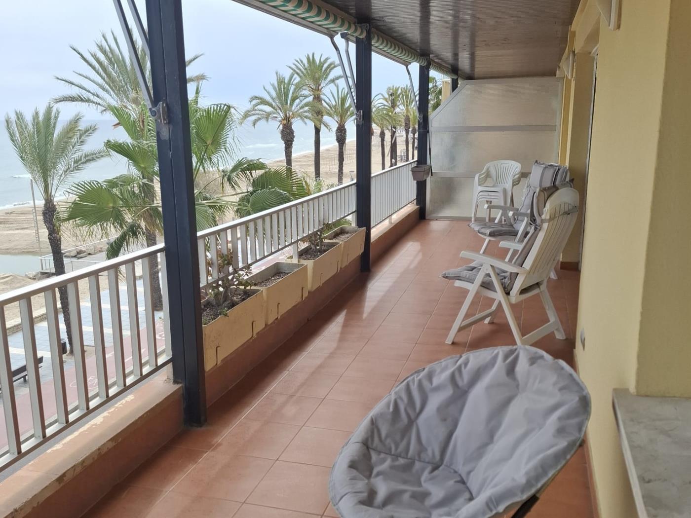 Sun Beach SANTJULI a primera línea de mar a SALOU